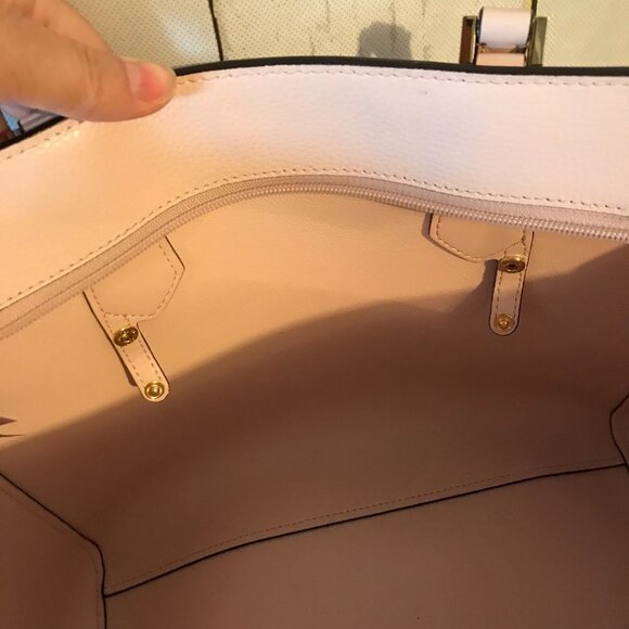 Michael Kors Kimberly Tote in Powder Blush In excellent condition peach / pink - Picture 12 of 16